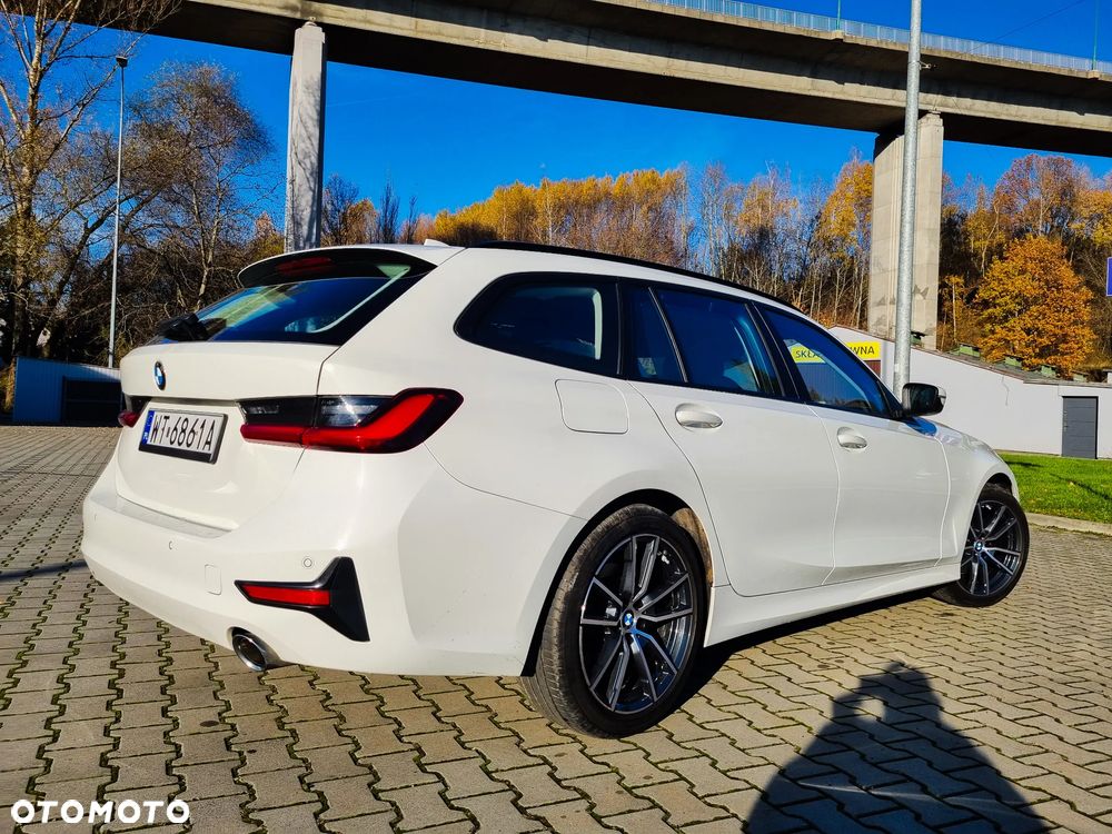 BMW Seria 3 320d Sport Line - 10