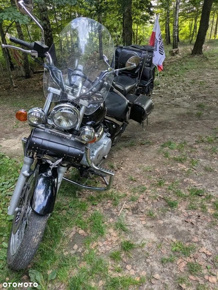 Suzuki Intruder - 3