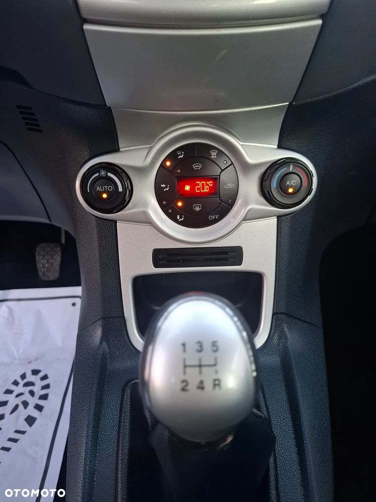 Ford Fiesta 1.25 Ghia EU5 - 13