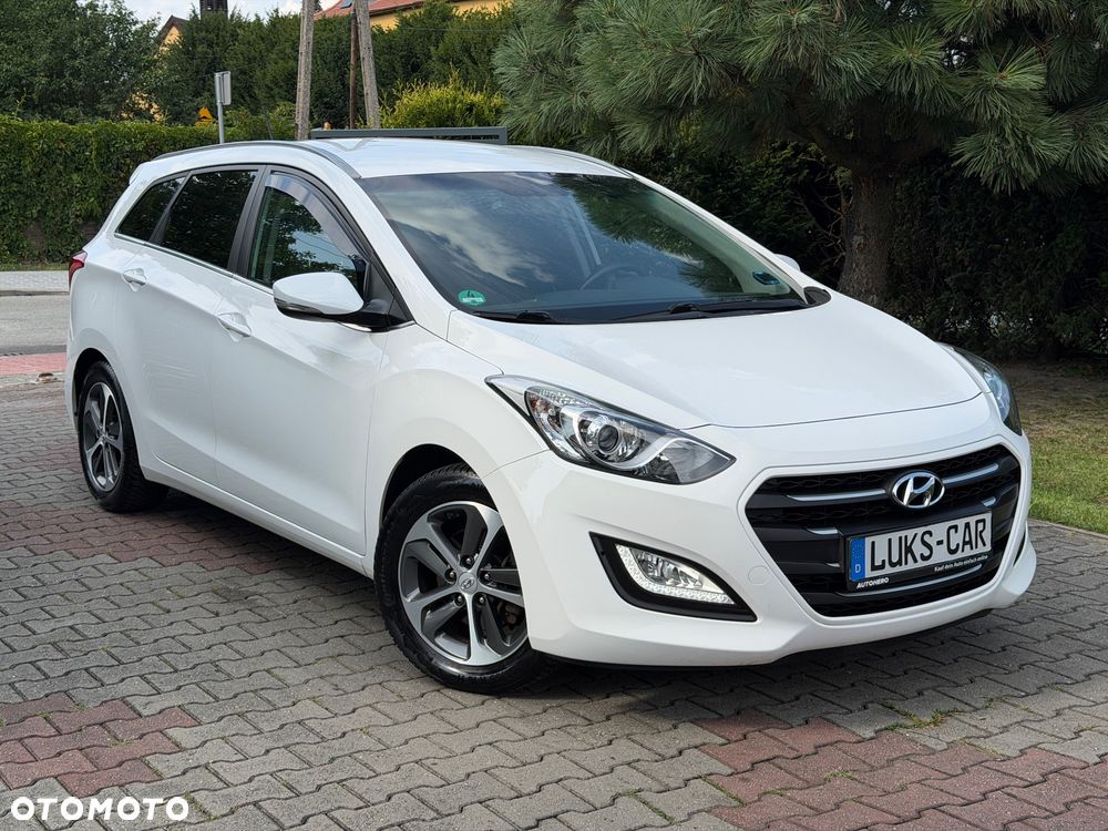 Hyundai i30 blue Kombi 1.4 YES Silver - 40