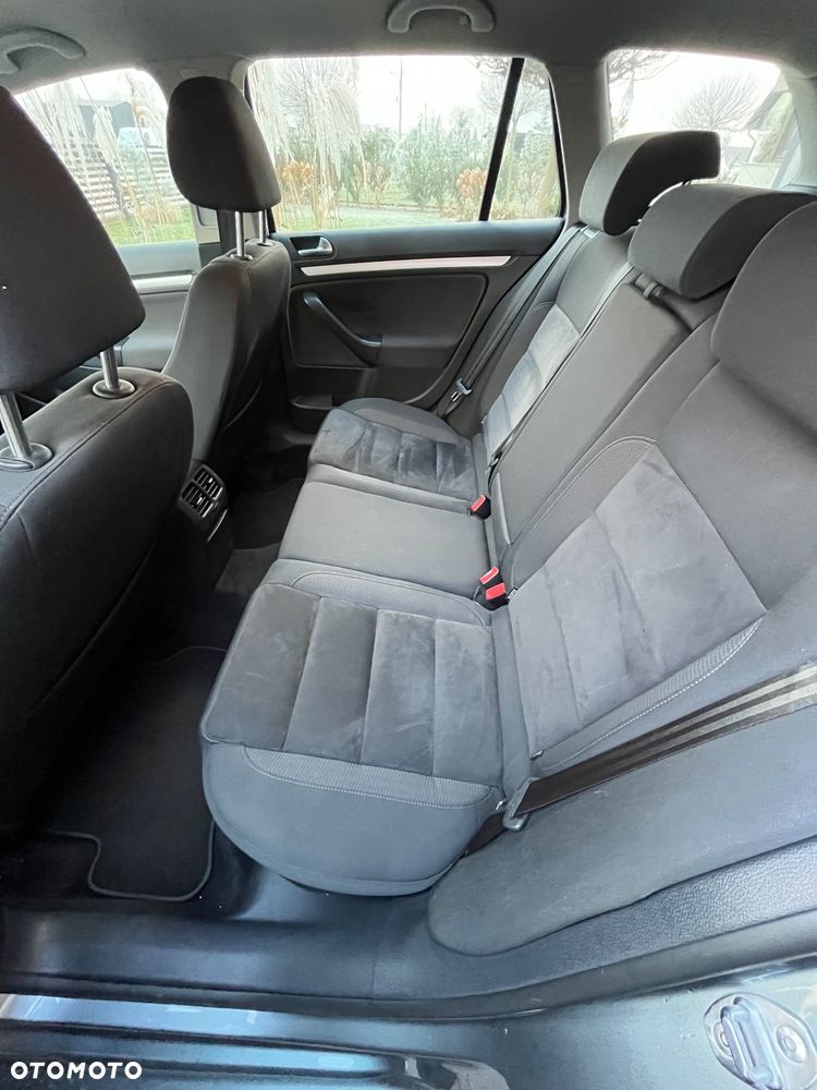 Volkswagen Golf 1.6 TDI Highline - 12