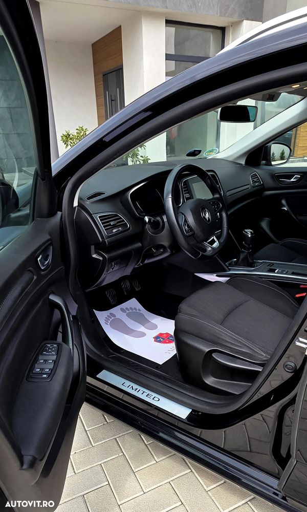 Renault Megane TCe 140 GPF LIMITED - 16