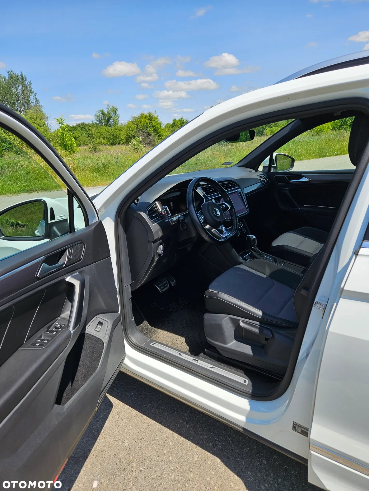 Volkswagen Tiguan 2.0 TSI 4Mot R-Style DSG - 9