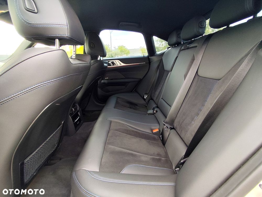 BMW i4 80.7kWh eDrive 35 M Sport - 10