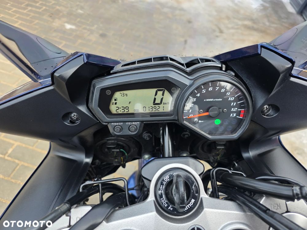 Yamaha FZ - 16