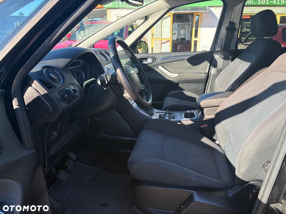 Ford S-Max - 16