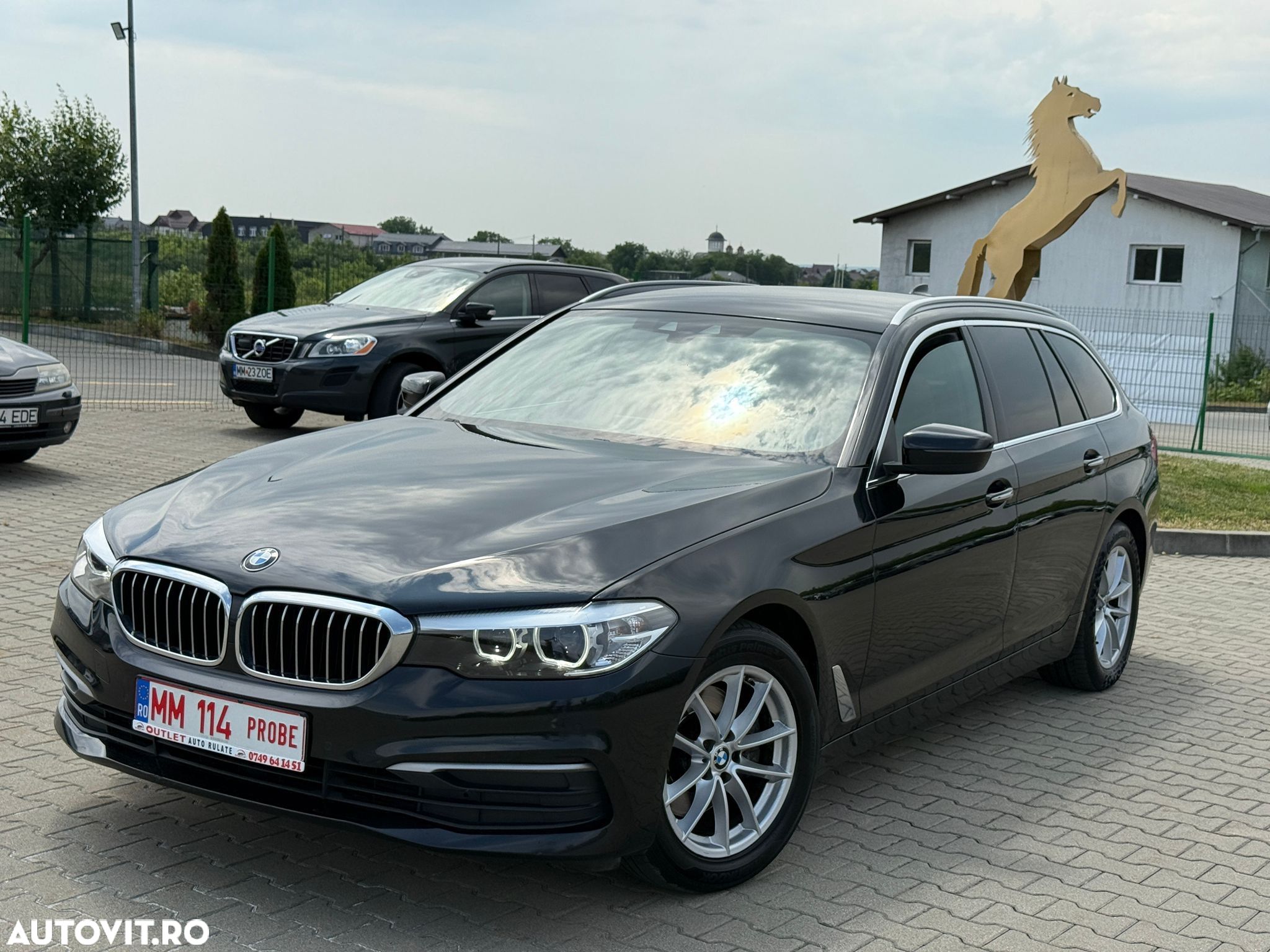 BMW Seria 5 520d Touring Aut. Luxury Line - 1