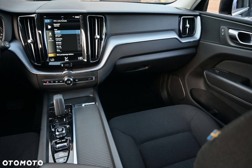 Volvo XC 60 D4 Geartronic Momentum Pro - 21