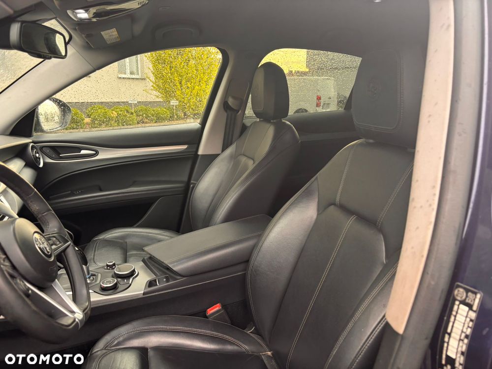 Alfa Romeo Stelvio 2.0 Turbo Executive Q4 - 12