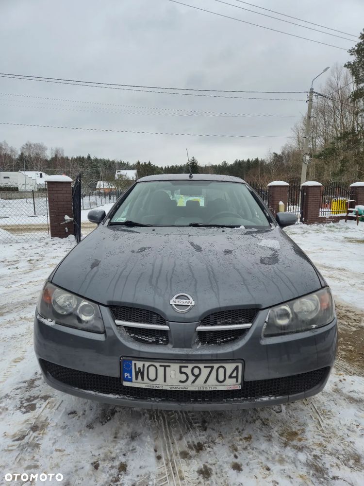 Nissan Almera - 1