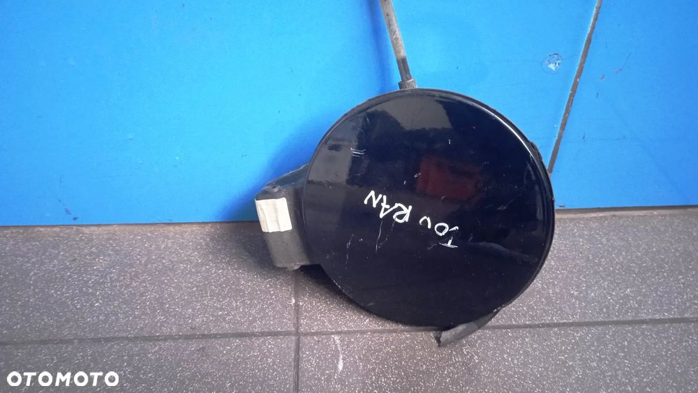 Klapka wlewu paliwa VW Touran I 1.6 FSI LC9X - 1