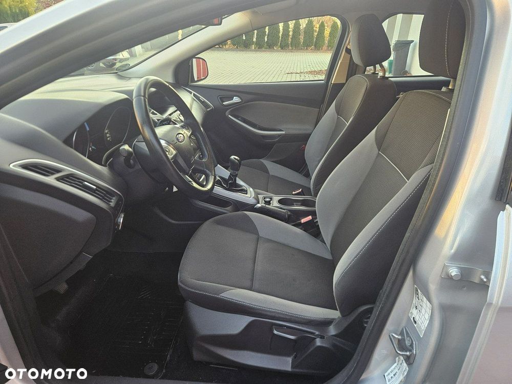 Ford Focus 1.6 Edition - 19