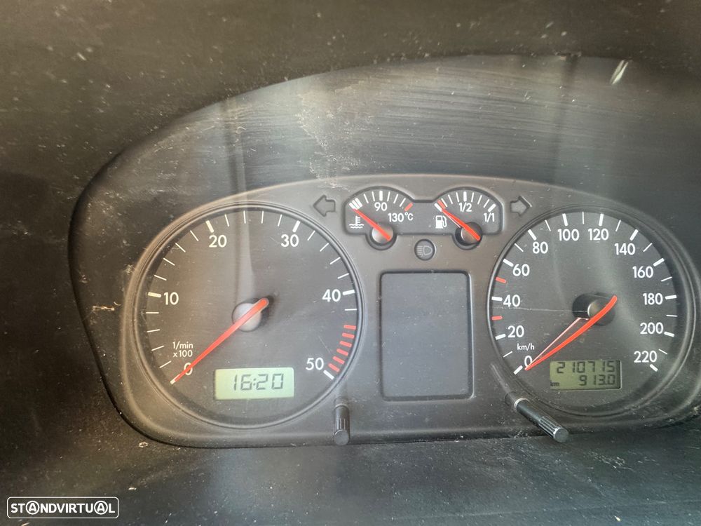 VW Transporter 2.4 D Kombi - 11