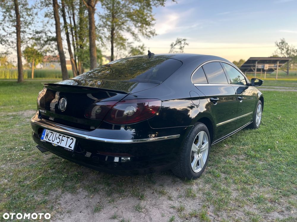 Volkswagen Passat 2.0 TDI DPF Highline - 9
