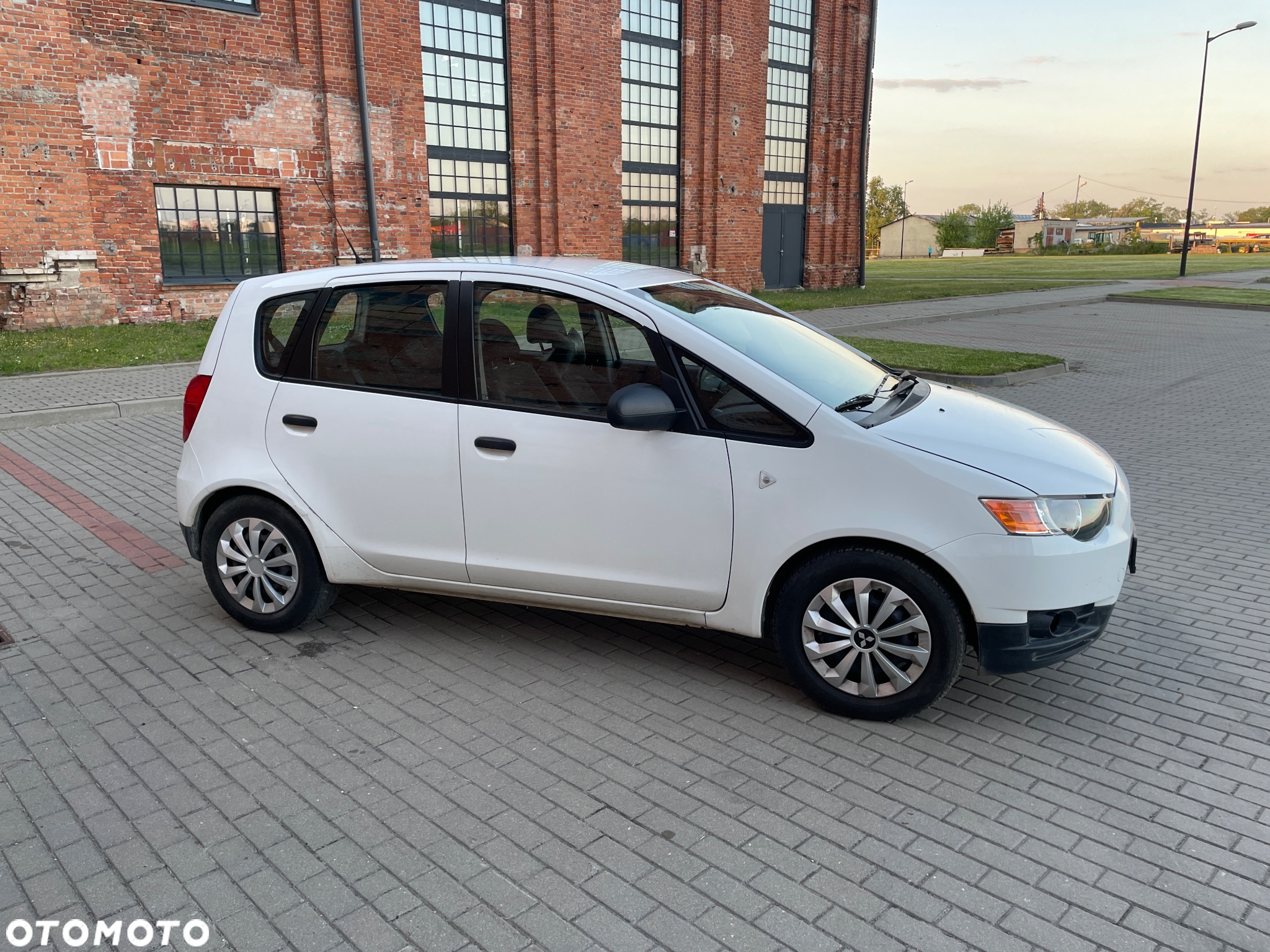 Mitsubishi Colt 1.3 Inform - 2