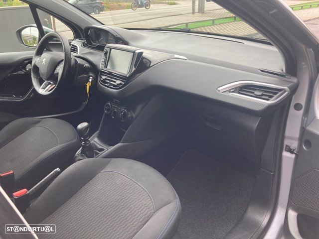 Peugeot 208 1.5 BlueHDi Signature - 28