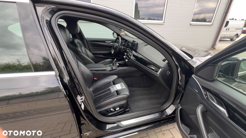 BMW Seria 5 520i Sport Line - 18