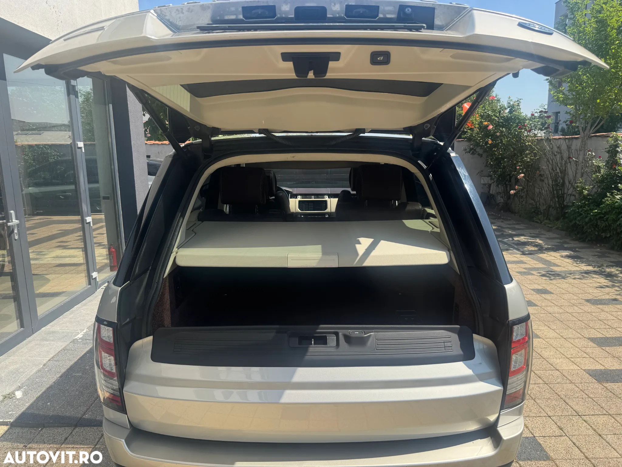 Land Rover Range Rover 3.0 I TDV6 Autobiography - 22