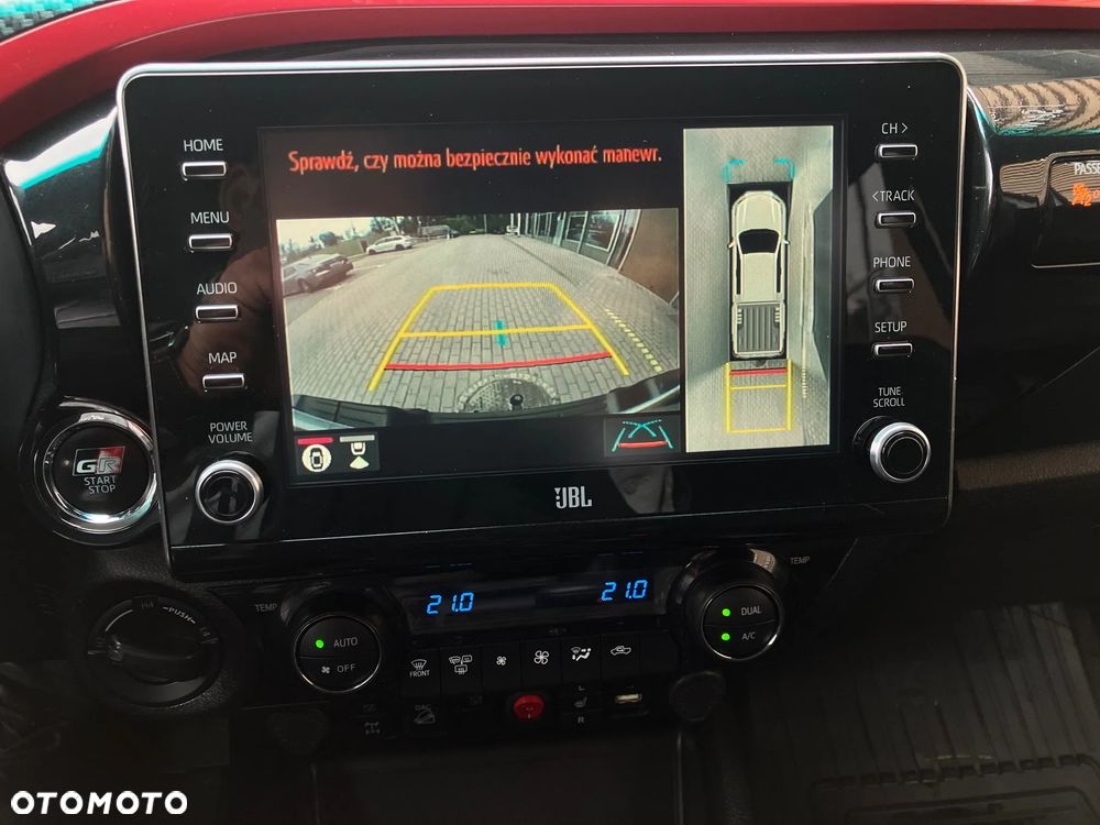 Toyota Hilux 2.8 D-4D Double Cab GR Sport 4x4 - 32