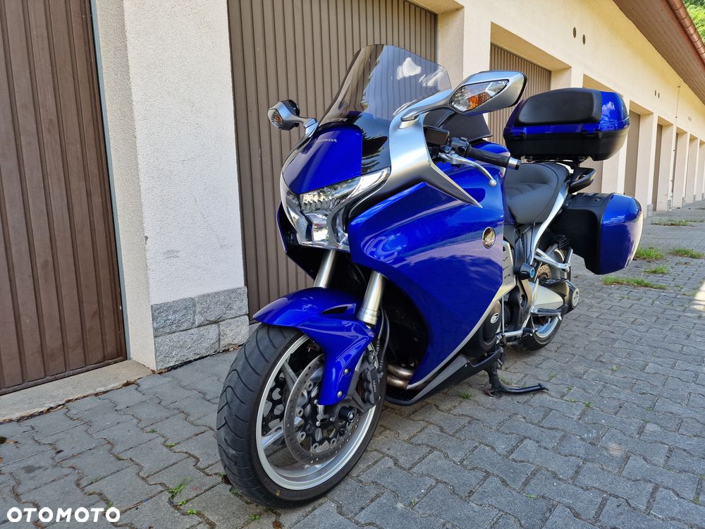 Honda VFR - 2