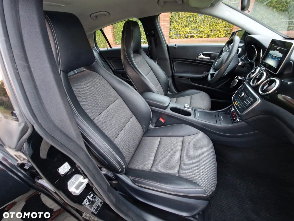 Mercedes-Benz CLA 200 CDI 7G-DCT Urban - 9
