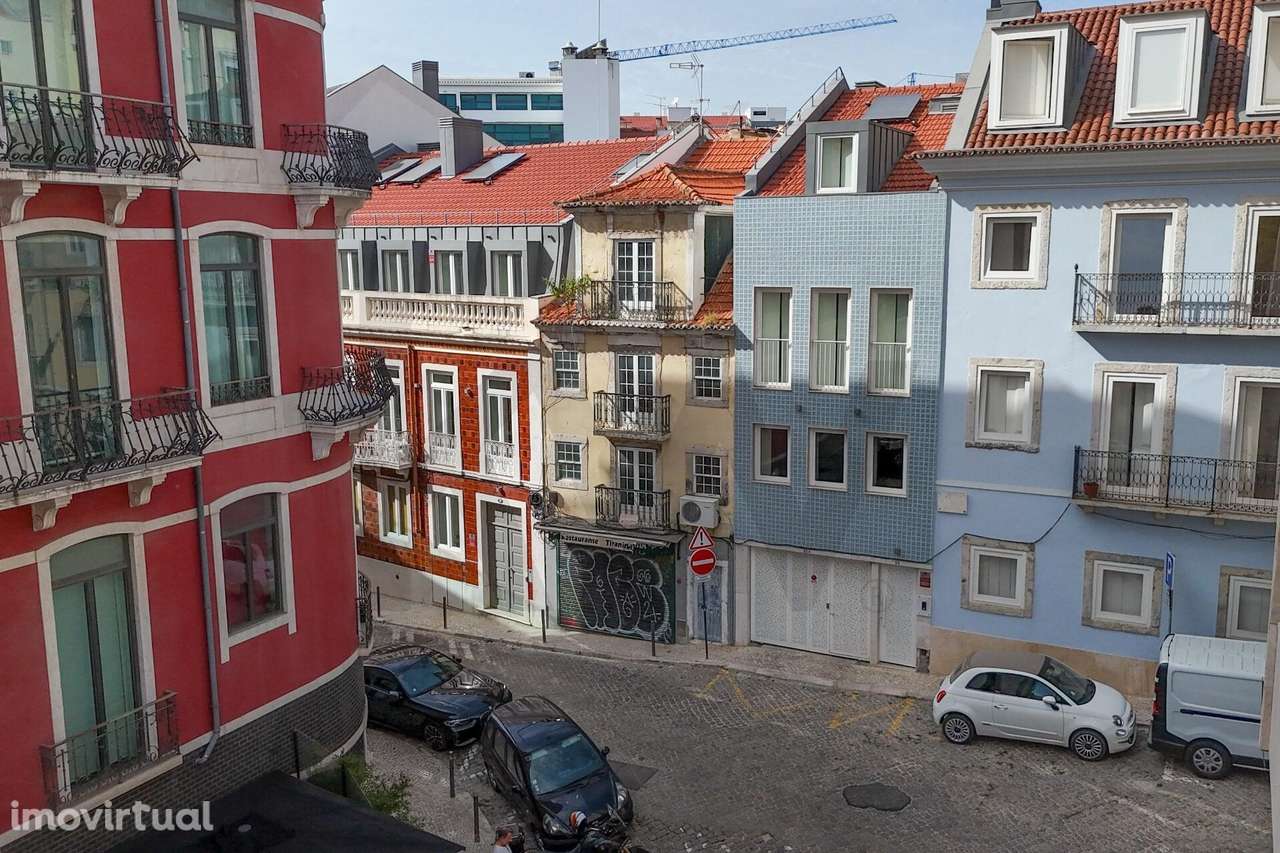 Prédio Andaluz— Reabilitação com História e Potencial - Grande imagem: 3/36