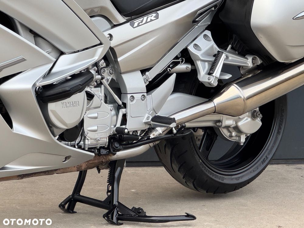 Yamaha FJR - 32