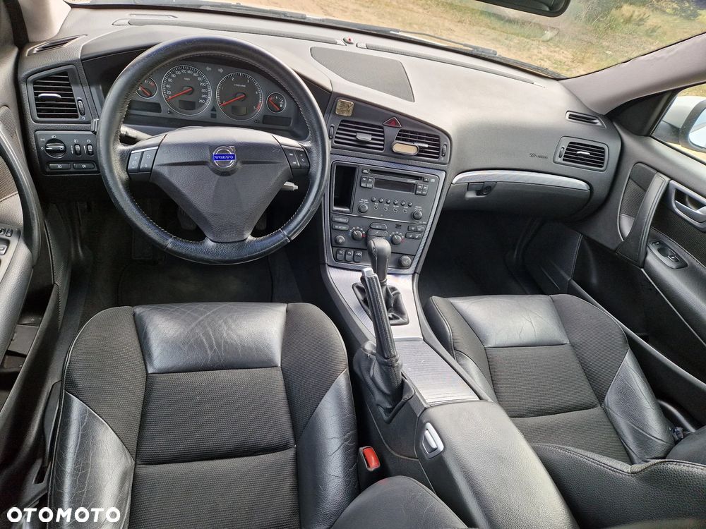 Volvo S60 2.4D Momentum - 6