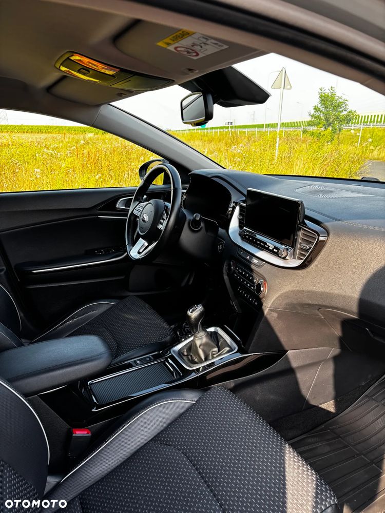 Kia Ceed 1.4 T-GDI L Business Line Plus - 11