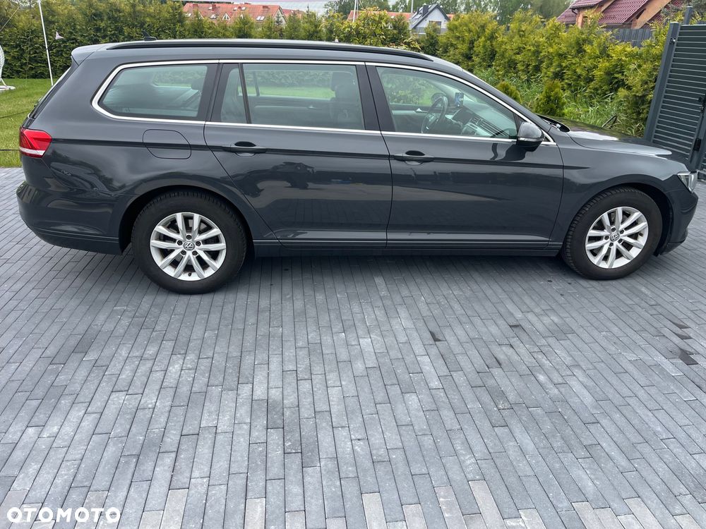 Volkswagen Passat - 4