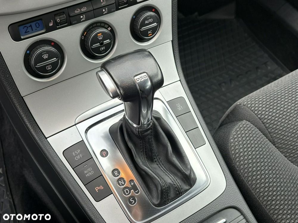 Volkswagen Passat - 29