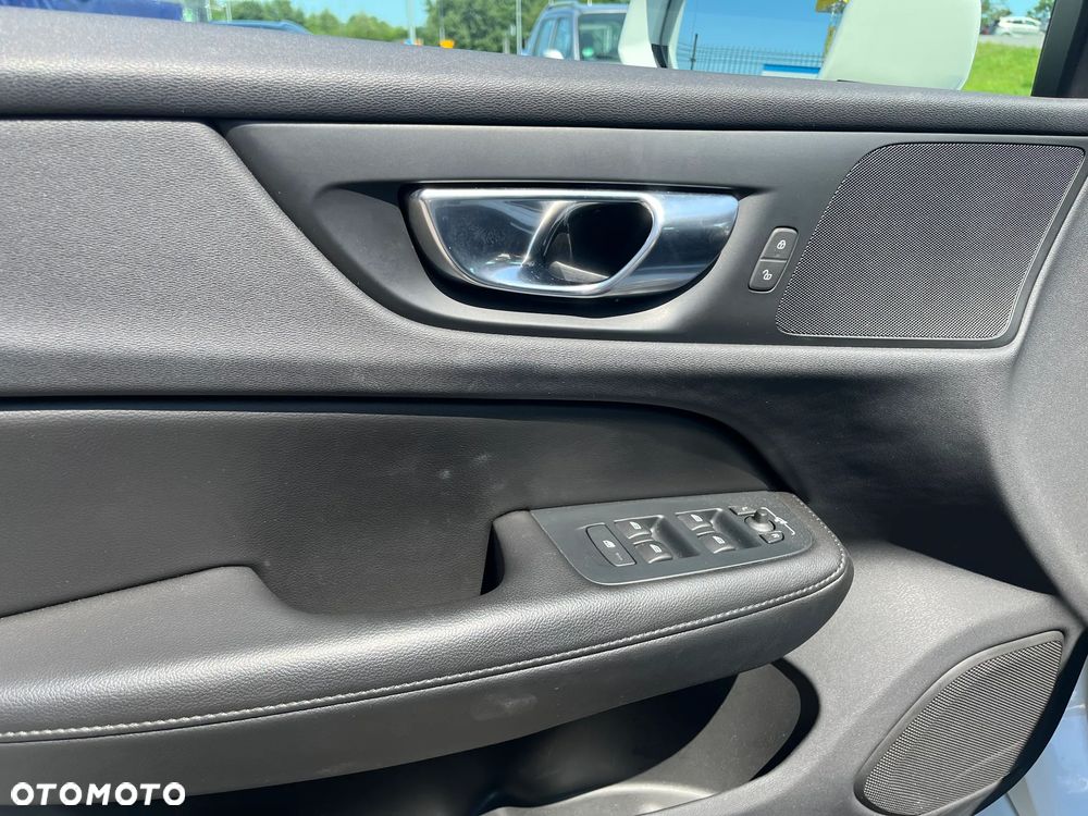 Volvo V60 B3 B Momentum Core - 23
