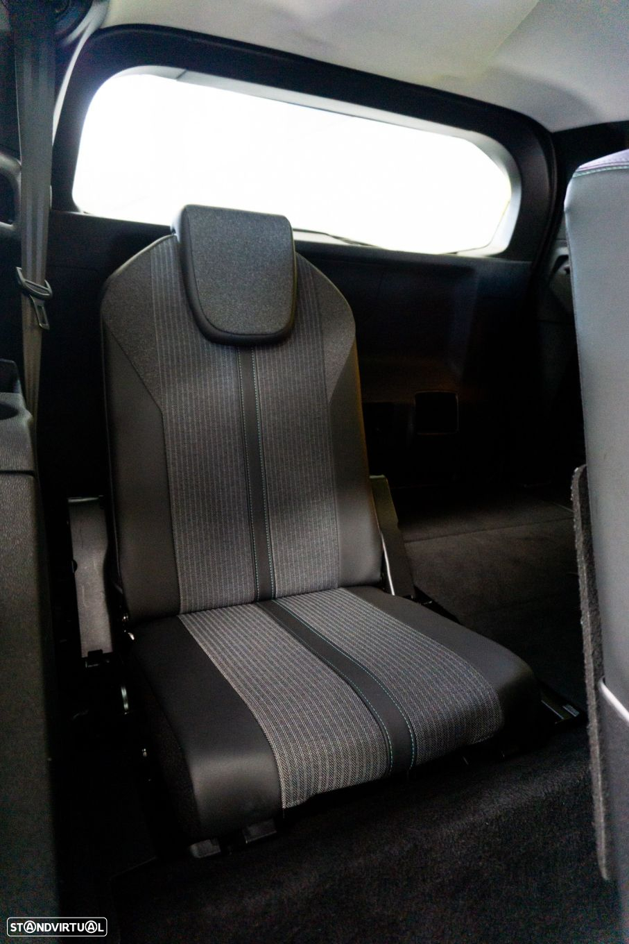 Peugeot 5008 1.2 PureTech Allure EAT8 - 21