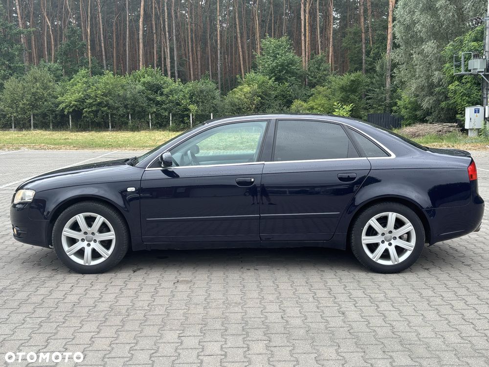 Audi A4 Limousine - 5