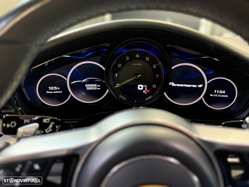 Porsche Panamera 4 E-Hybrid - 25