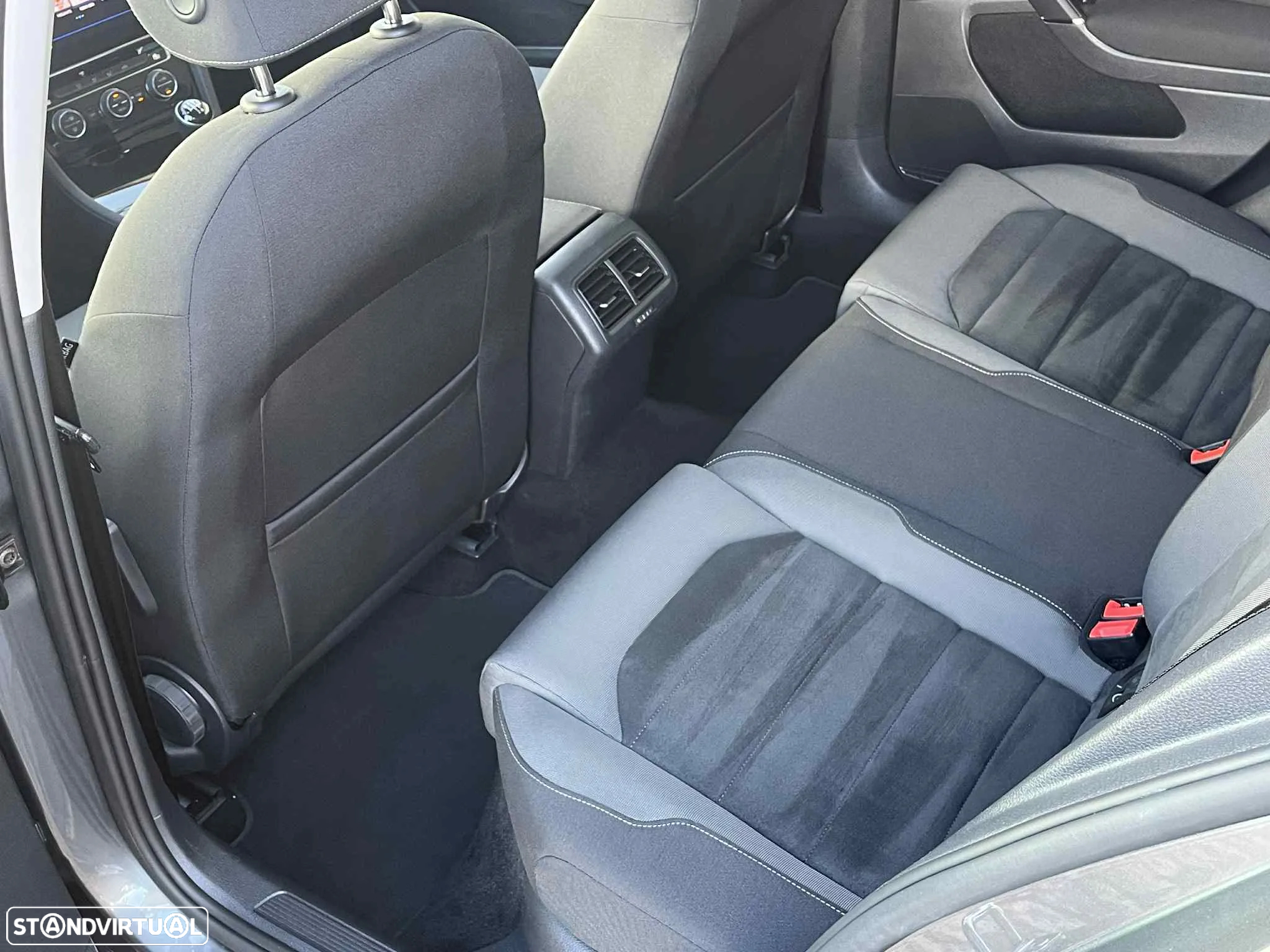 VW Golf 1.6 TDI Highline - 38