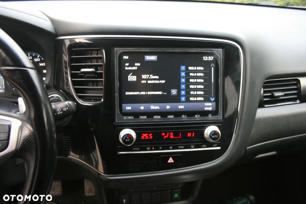 Mitsubishi Outlander Intense + - 12
