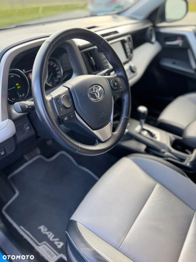 Toyota RAV4 ver-2-5-hybrid-executive-4x4 - 13