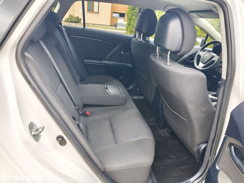 Toyota Avensis 2.0 Sol EU5 - 12