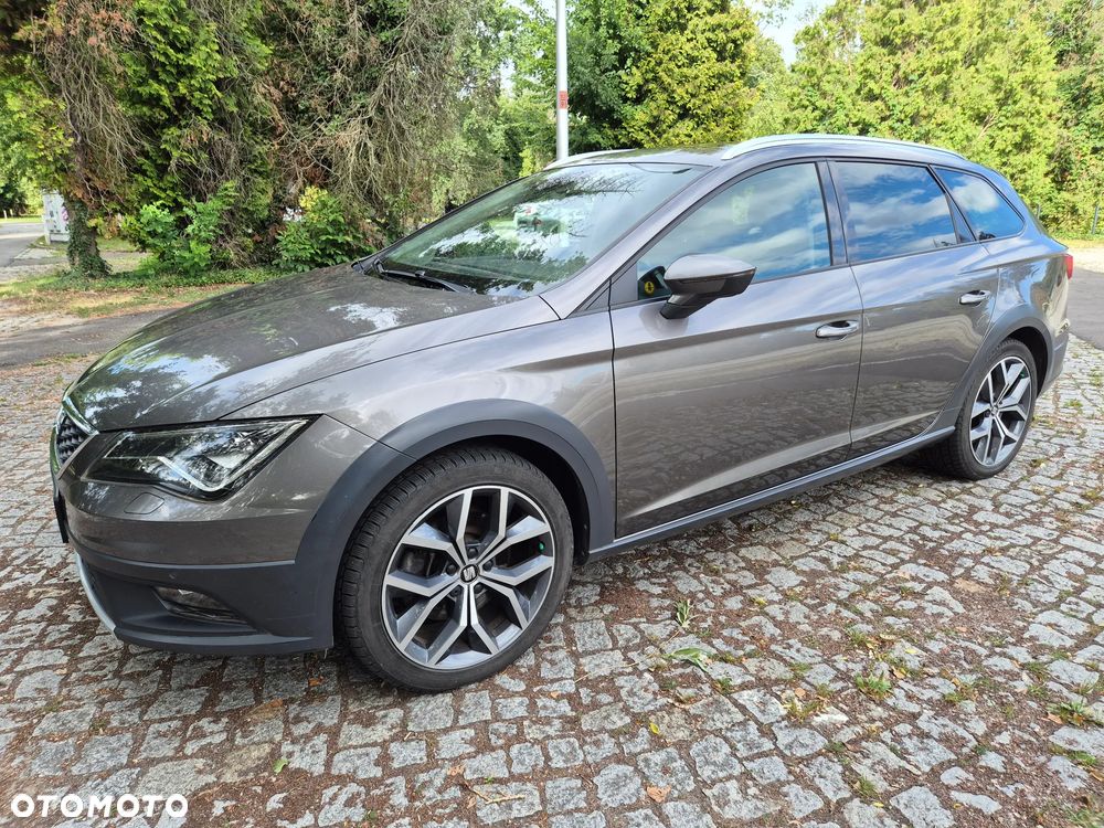 Seat Leon 2.0 TDI DPF Start&Stop DSG XCELLENCE - 2
