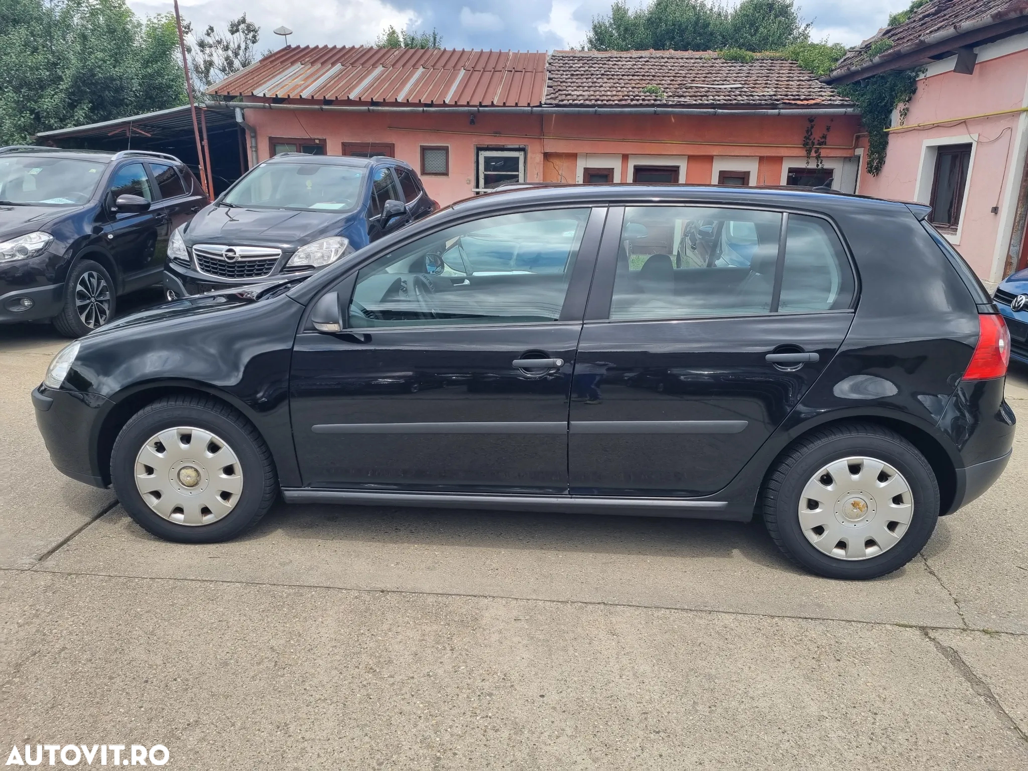 Volkswagen Golf 1.9 TDI DPF Goal - 24