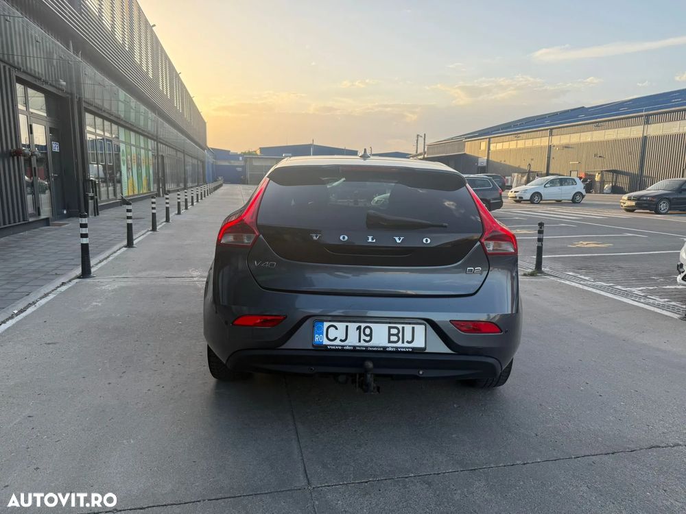 Volvo V40 D2 - 11