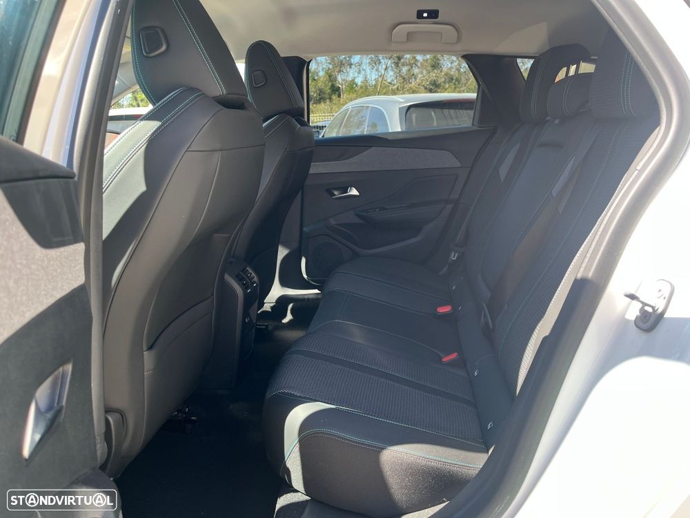 Peugeot 308 SW PureTech 130 EAT8 Allure - 37