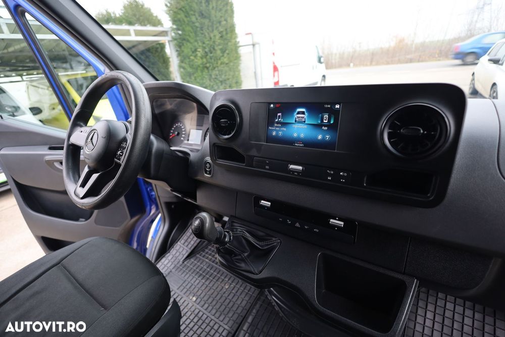 Mercedes-Benz Sprinter - 15