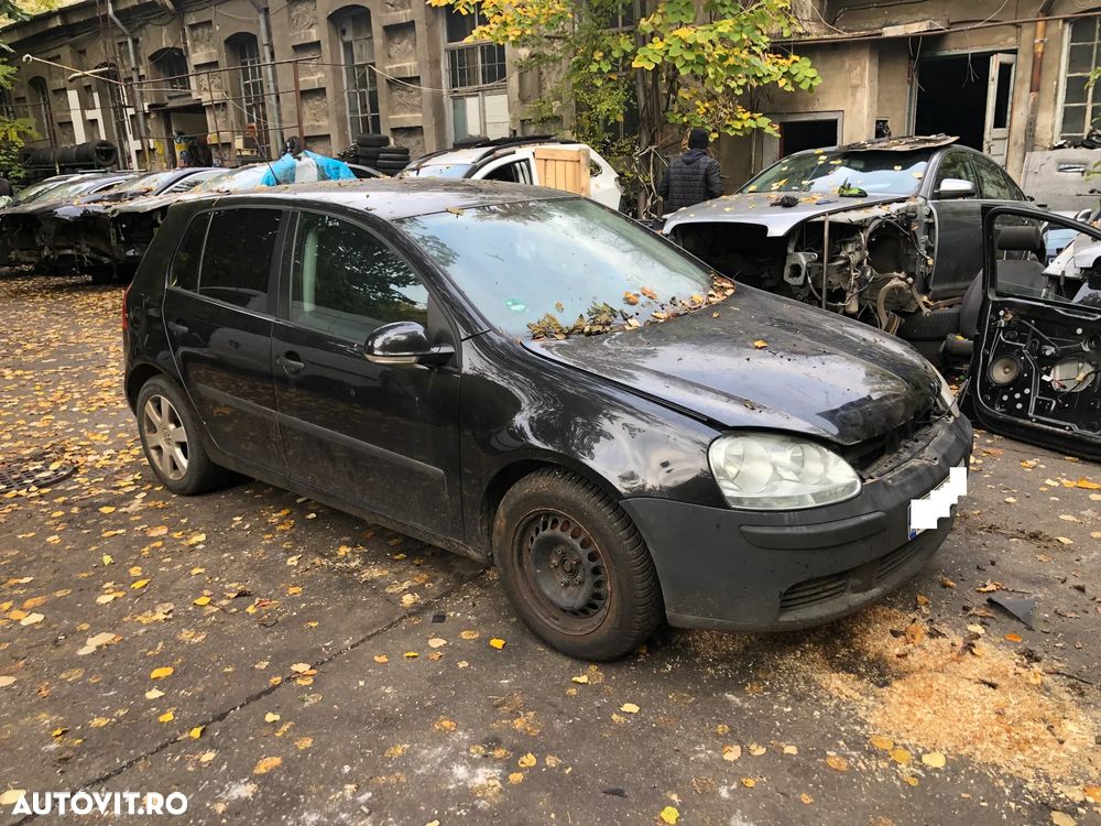 Dezmembrez VW Volkswagen Golf 5 negru benzina 2006 1,4 1,6