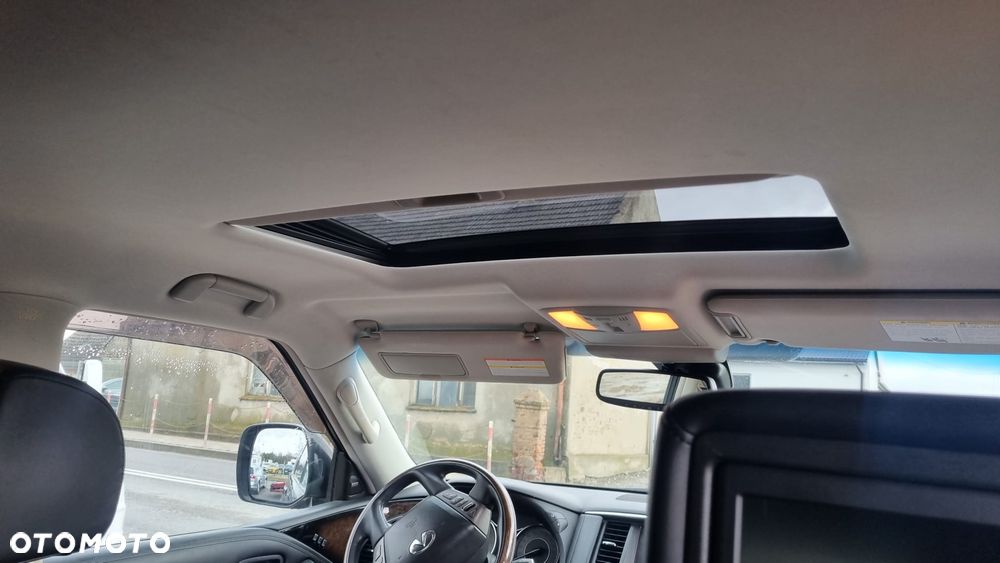 Infiniti QX80 - 27