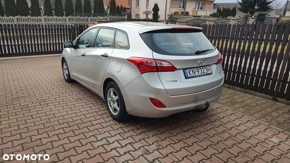 Hyundai i30 1.6 Classic + - 6