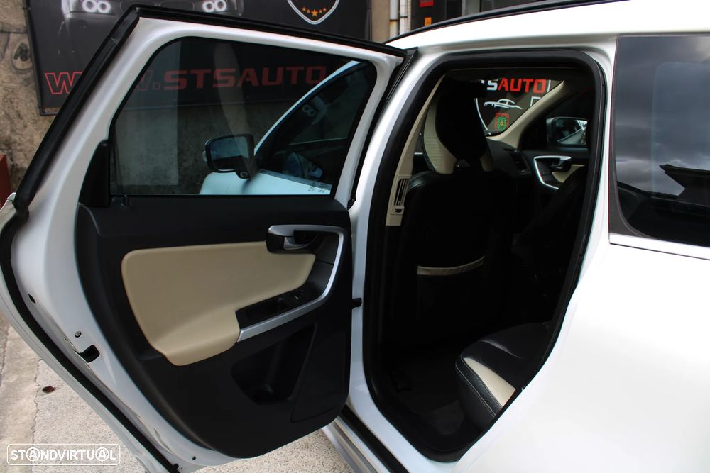 Volvo XC 60 2.0 D3 R-Design Geartronic - 25