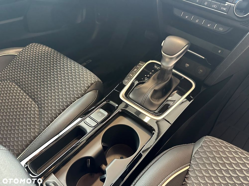 Kia XCeed 1.6 T-GDI Business Line DCT - 13