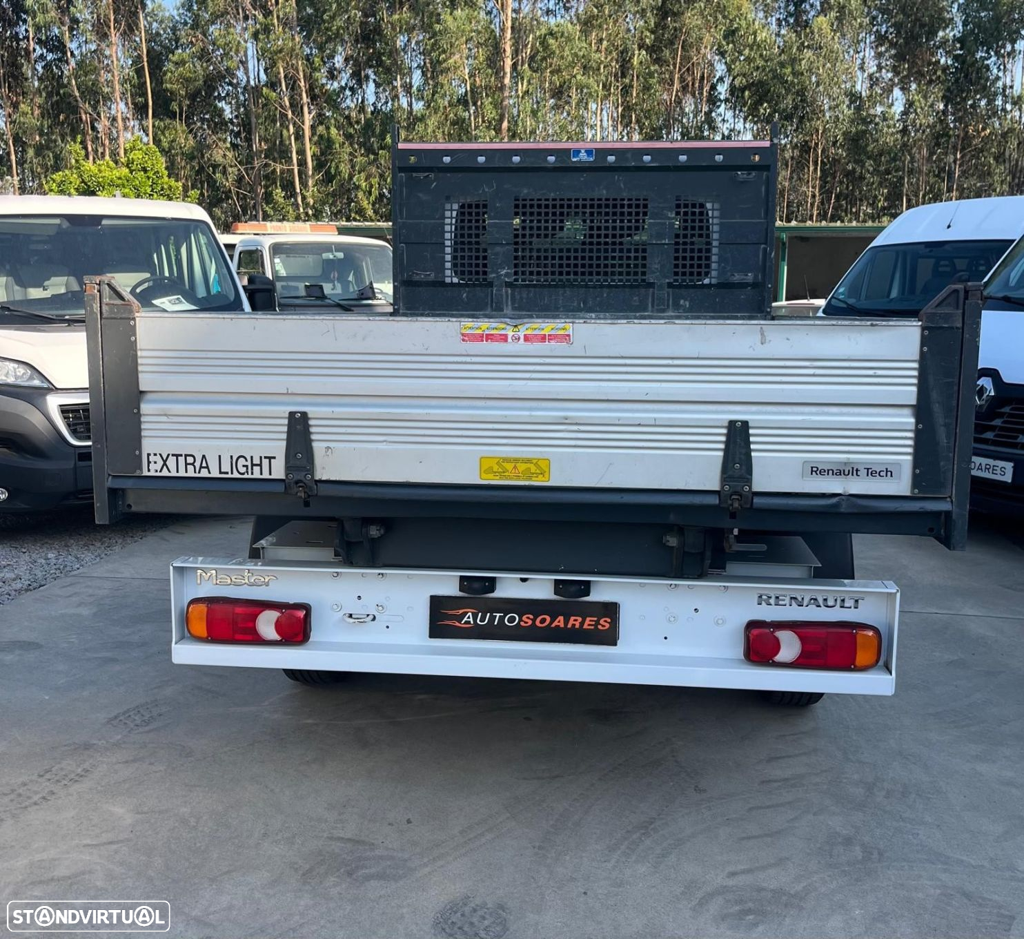 Renault Master 7 Lugares + Basculante - 8